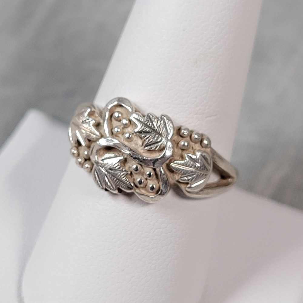 Wheeler Sterling Silver Black Hills Grape Leaf Ring Size 9.5 Vintage